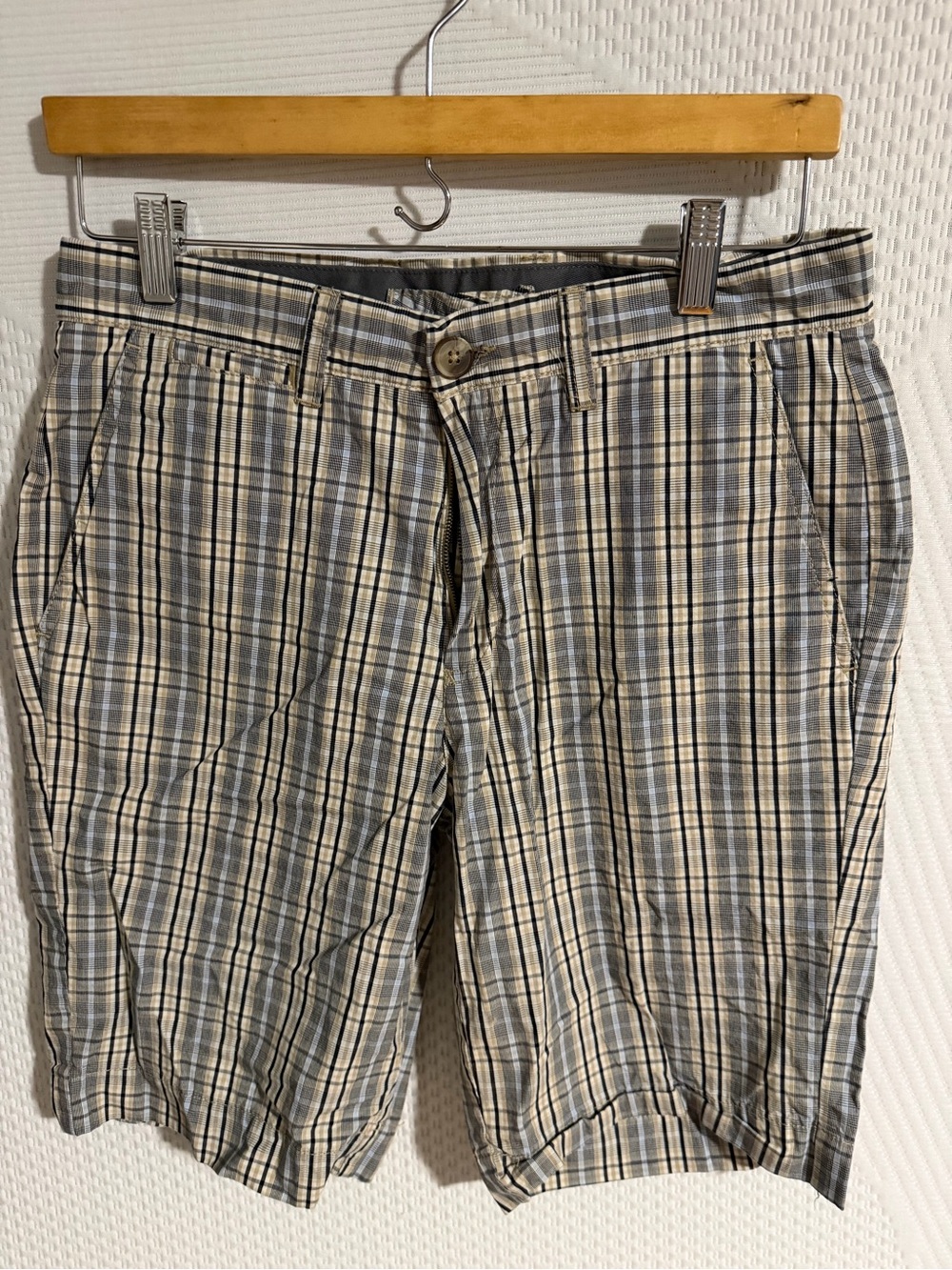 Men's Plaid Chino Shorts in Beige and Gray